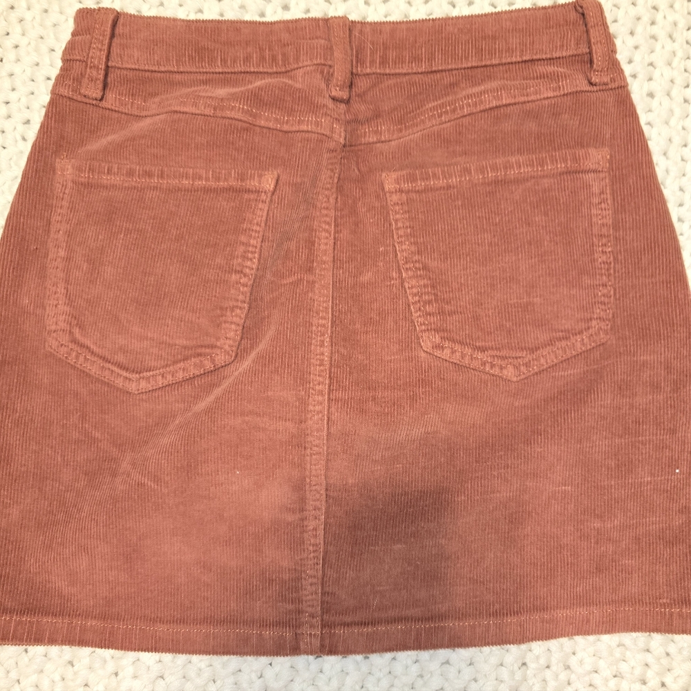 SO Brand Stylish Tan and Rust Skirt Set - Picture 3 of 6